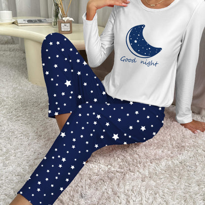 Pijama com estampado de estrelas, manga comprida com gola redonda e calças com cintura elástica