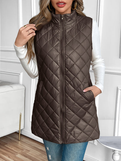 Colete acolchoado com fecho e gola alta