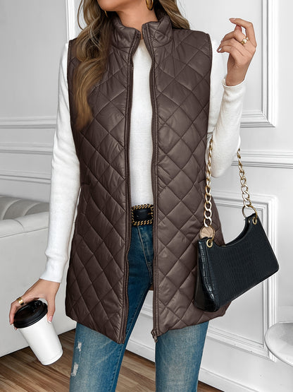 Colete acolchoado com fecho e gola alta