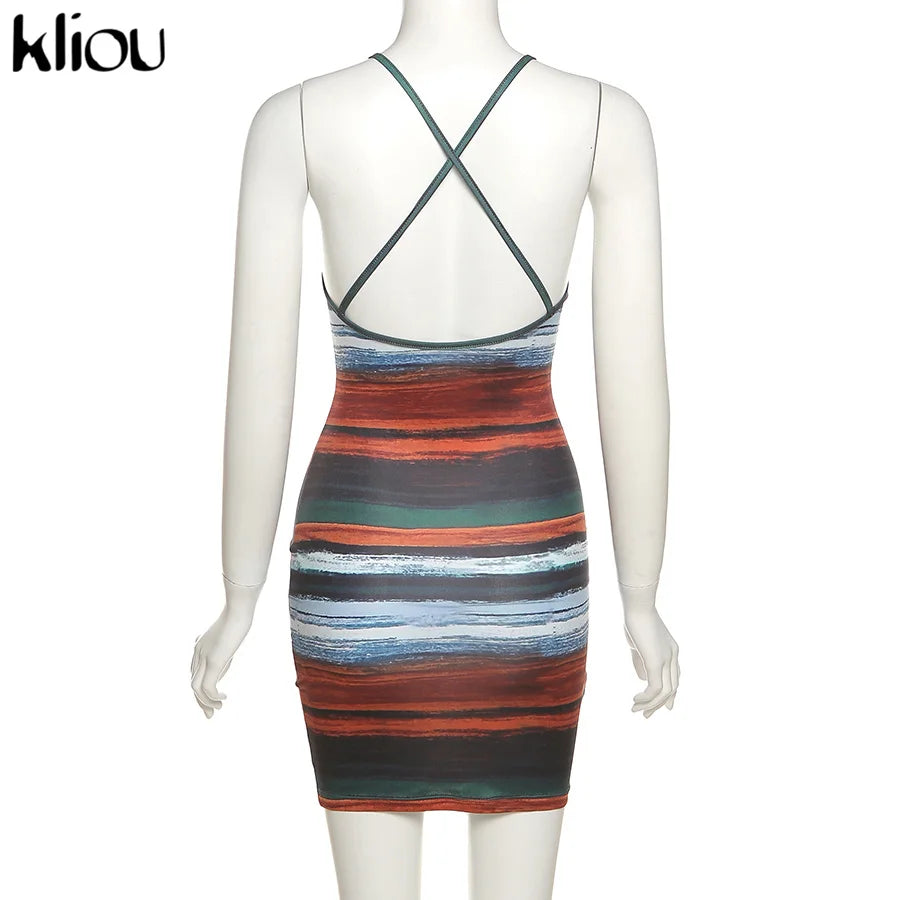 Vestidos mini às riscas com painéis Kliou