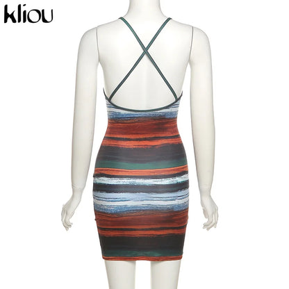 Vestidos mini às riscas com painéis Kliou