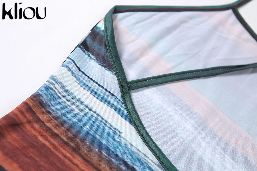 Vestidos mini às riscas com painéis Kliou