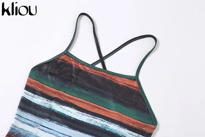 Vestidos mini às riscas com painéis Kliou