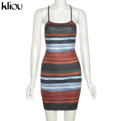 Vestidos mini às riscas com painéis Kliou