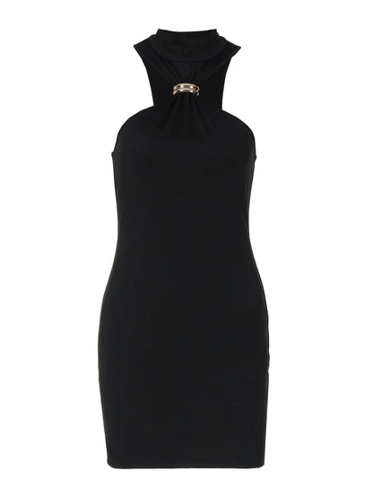 Vestido justo de cintura subida com fivela metálica, cor lisa, ombros descobertos