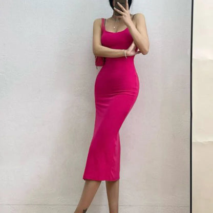 Vestido Largo ajustado con abertura alta, tirantes finos