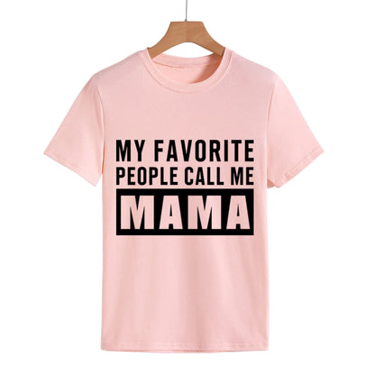 Camiseta con estampado “My Favorite People Call Me Mama”, manga corta, cuello redondo, corte holgado y cómodo, ideal para un look casual y relajado