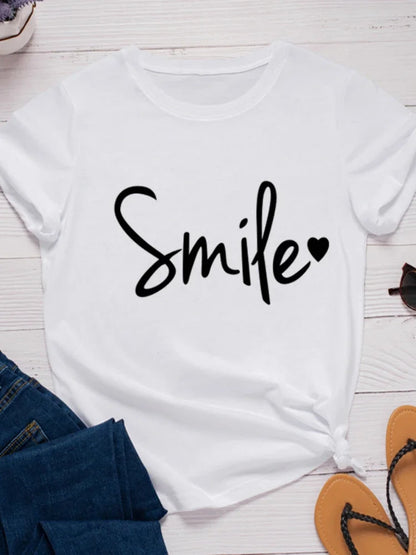 Camiseta con estampado de sonrisa en forma de corazón, manga corta, cuello redondo, corte ancho y cómodo, ideal para un look casual y relajado