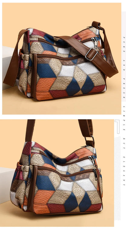 Bolso de mano de cuero con monograma estampado