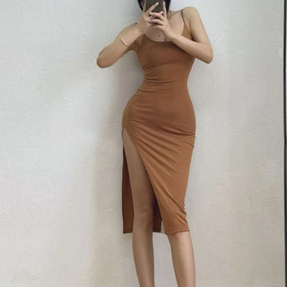 Vestido Largo ajustado con abertura alta, tirantes finos