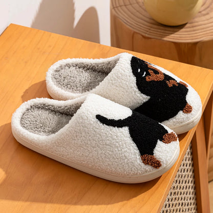 Chinelos de Inverno para Senhora – Design de Cãozinho Preto em Estilo Cartoon, Quentes, Macios e Confortáveis para Casa