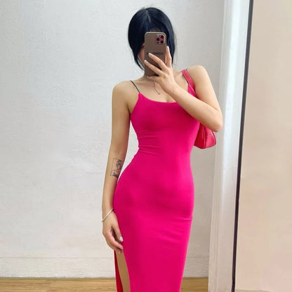 Vestido Largo ajustado con abertura alta, tirantes finos