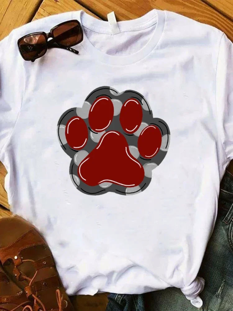 T-shirt com estampado “Never Walk Alone”, manga curta, gola redonda, corte confortável e casual, ideal para uso diário