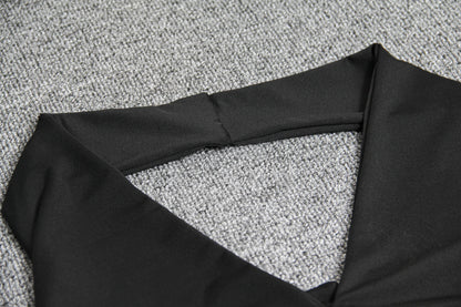 Vestido Bodycon Sexy com Decote Profundo em V e Pescoço Halter – Estilo Elegante