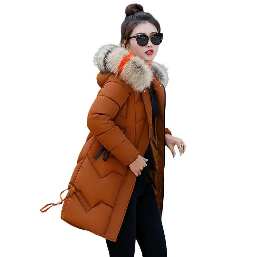 Chaqueta de invierno para mujer con capucha de peluche — abrigo de algodón, corte medio, con cremallera y protección en el cuello, resistente al viento. ❄️🧥✨