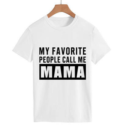 Camiseta con estampado “My Favorite People Call Me Mama”, manga corta, cuello redondo, corte holgado y cómodo, ideal para un look casual y relajado