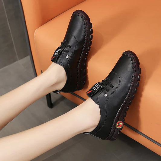 Sapato casual para Senhora – Mocassins com Atacadores, Efeito Pele, Rasos, Confortáveis e Ideais para a Primavera e Uso Diário