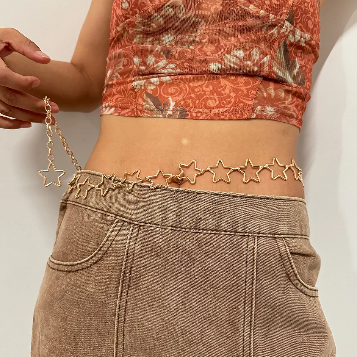Cinto Metálico com Estrelas para Mulher – Estilo Western e Cowgirl
