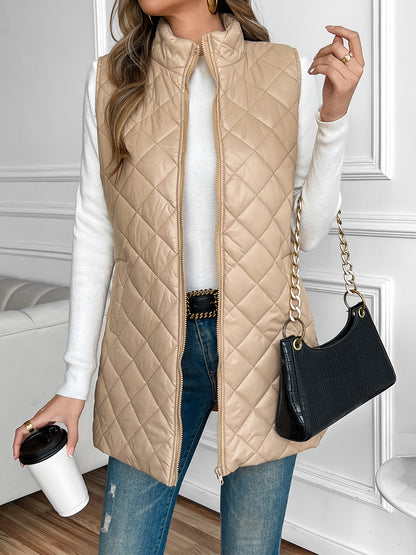 Colete acolchoado com fecho e gola alta